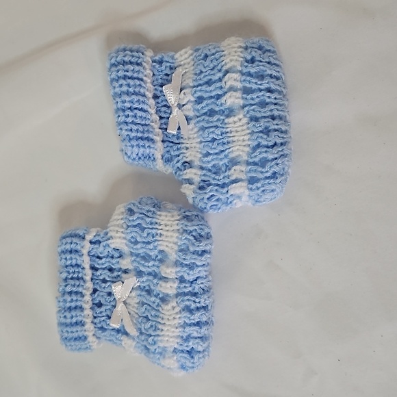 Hand Crafted Crochet Baby Shoes Baby Blue and white Tread & Handmade Bow Ribbon - Picture 10 of 16